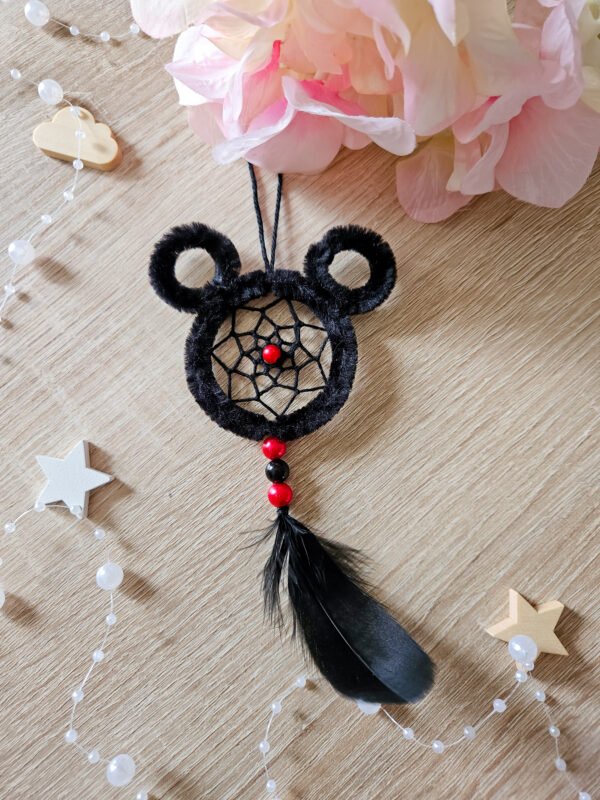 20240416_114004 (1) Ornements attrape-rêves inspirés de différents personnages de dessins animés
