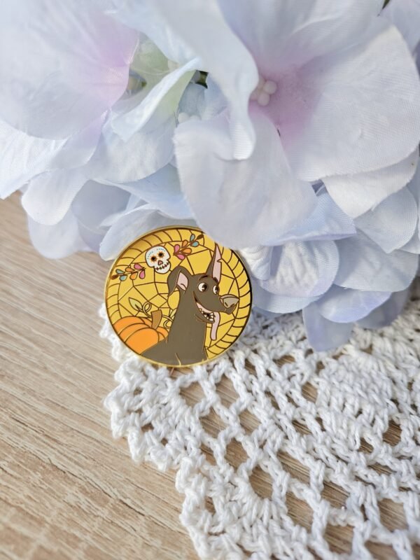 Pins chien inspiré d’un personnage de dessin animé